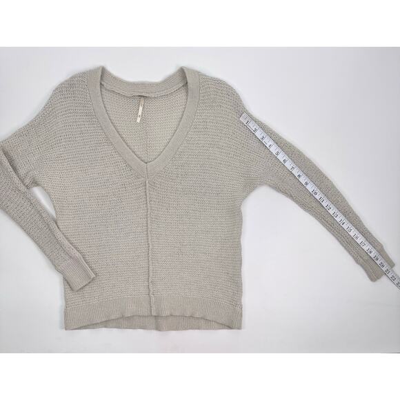 Free People Gray Textured V Neck Alpaca Wool Blend Sweater Size XS - Picture 6 of 10